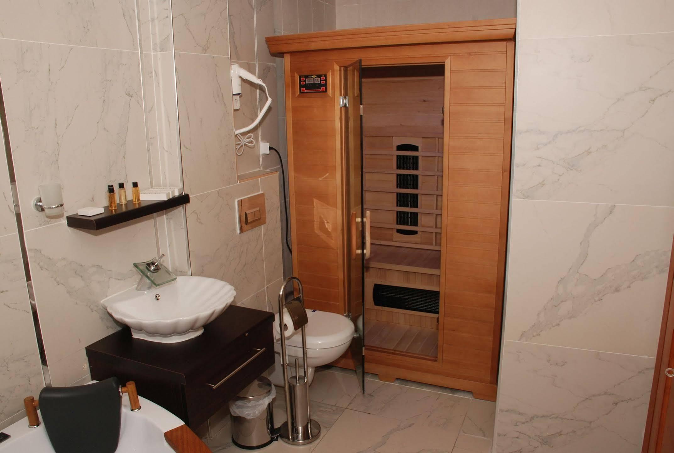 Mavi Inci Park Otel Erdek Exteriör bild